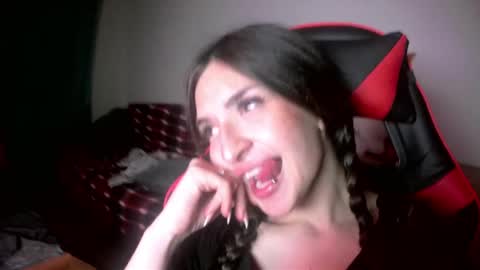 Snapshot of melena_caramel chatting on 05-30-26, 07:33 melena_caramel online show from 05-30-26, 07:33