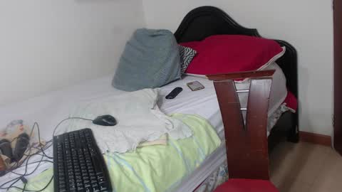 Snapshot of melihotxxx chatting on 01-21-25, 12:15 melihotxxx online show from 01-21-25, 12:15