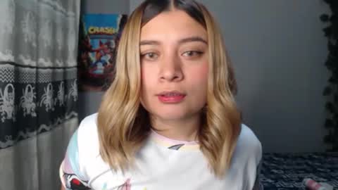 Snapshot of meliinna_xxx chatting on 03-09-26, 02:15 meliinna_xxx online show from 03-09-26, 02:15