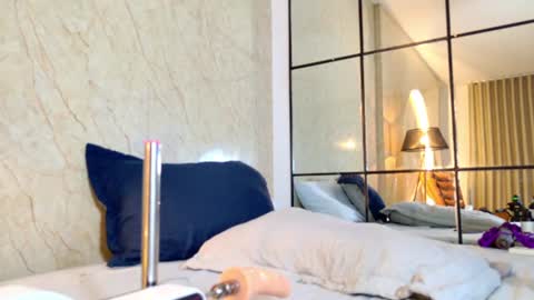 Meliissa online show from 06-14-26, 02:24