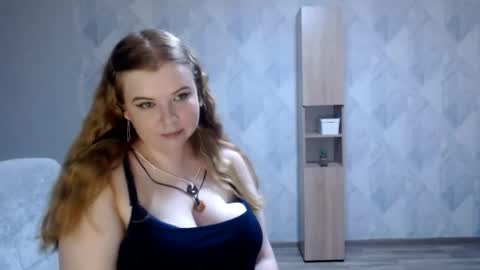 Snapshot of melina_beauty chatting on 05-19-26, 08:26 Melina online show from 05-19-26, 08:26