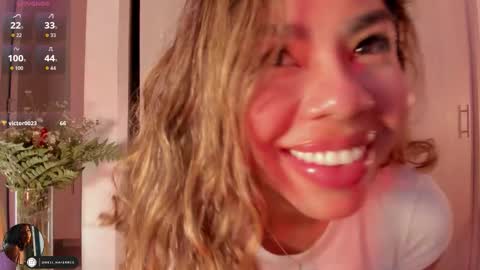 Snapshot of melina_ferrer1 chatting on 03-11-26, 02:01 EI online show from 03-11-26, 02:01