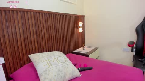 M E L I N A  online show from 11-14-25, 08:18