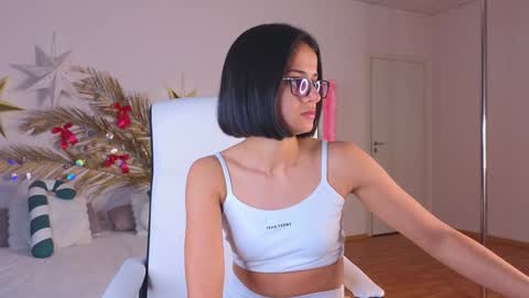 Victoria online show from 01-07-25, 01:03