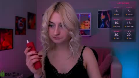 Snapshot of melisa_white1 chatting on 06-17-26, 07:04 Melisa online show from 06-17-26, 07:04