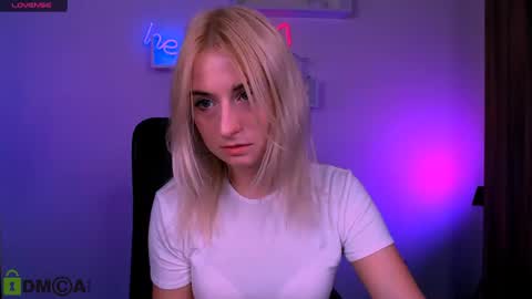 Snapshot of melisa_white1 chatting on 07-18-26, 07:06 Melisa online show from 07-18-26, 07:06