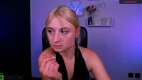 Snapshot of melisa_white1 chatting on 07-22-26, 07:27 Melisa online show from 07-22-26, 07:27