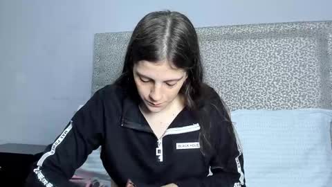 Melissa online show from 02-12-25, 01:06