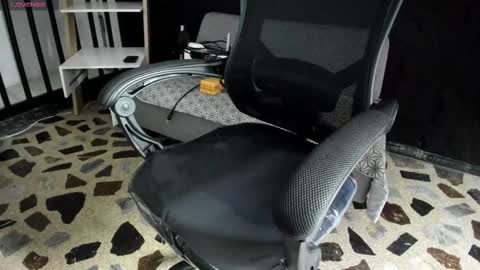 Melissa online show from 10-27-25, 01:59