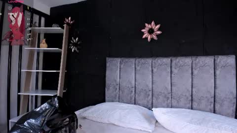 Snapshot of melisabostton_ chatting on 06-17-26, 01:23 Melissa online show from 06-17-26, 01:23