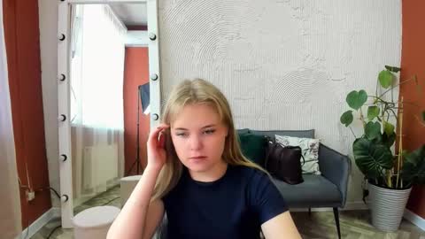 Sophia online show from 10-08-25, 09:07