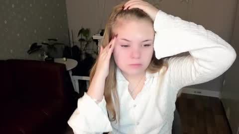 Sophia online show from 01-19-26, 04:38