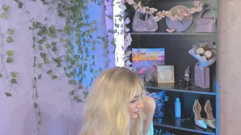 Melissa - Your Dream Girl  online show from 03-11-25, 04:43