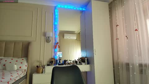 Snapshot of melissa_yamazaki chatting on 04-24-26, 06:49 Lisaa online show from 04-24-26, 06:49