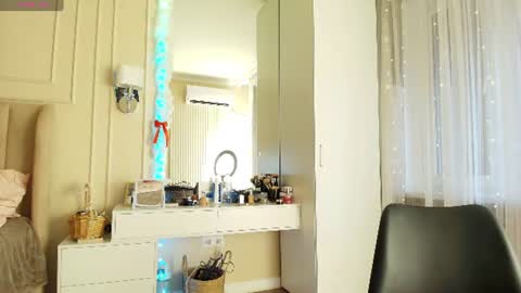 Snapshot of melissa_yamazaki chatting on 07-02-26, 01:05 Lisaa online show from 07-02-26, 01:05