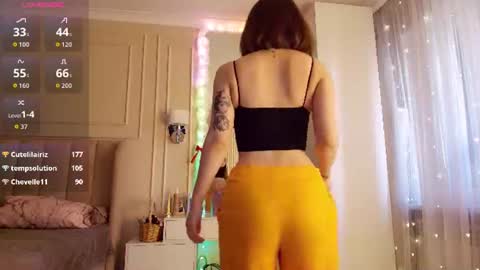Snapshot of melissa_yamazaki chatting on 07-15-26, 02:39 Lisaa online show from 07-15-26, 02:39
