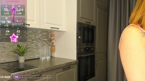 Snapshot of melissalamba chatting on 01-16-25, 02:08 Polly help me reach 100 thumbs up online show from 01-16-25, 02:08