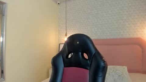    online show from 02-25-26, 01:32