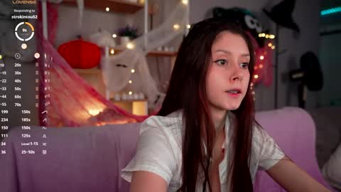 Snapshot of melissaxcbx chatting on 10-31-25, 01:56 NEXT STREAM in 7 3gmt--- online show from 10-31-25, 01:56