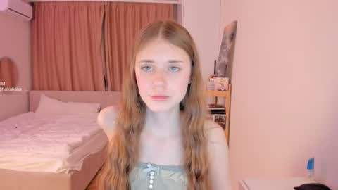 Snapshot of melissssa_bloom chatting on 06-24-26, 10:31 Melissa online show from 06-24-26, 10:31