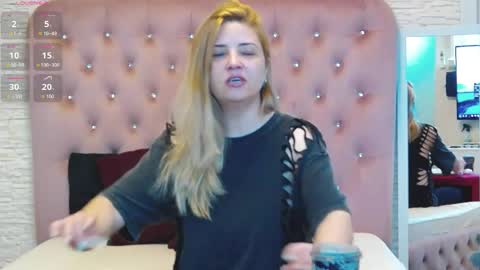 Snapshot of mellaniebliss chatting on 05-05-26, 04:20 Mellanie online show from 05-05-26, 04:20
