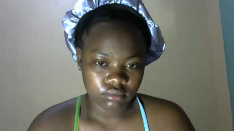 Snapshot of mellcy chatting on 01-17-25, 11:29 mell online show from 01-17-25, 11:29