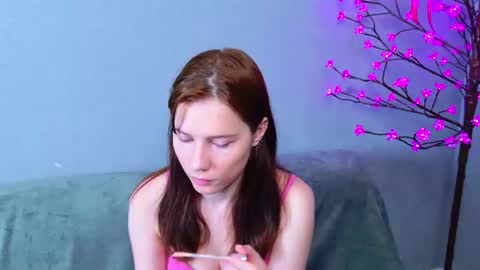 mellhyees online show from 06-20-26, 03:09