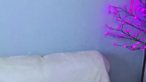 mellhyees online show from 06-21-26, 03:20