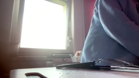 Melli online show from 12-25-24, 10:06