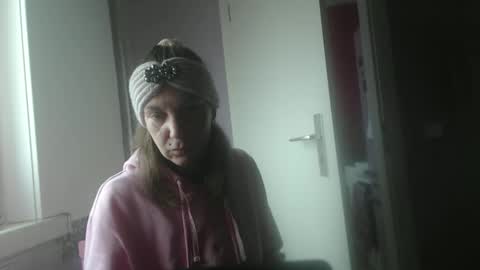 Melli online show from 11-26-25, 09:43