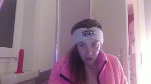 Melli online show from 11-30-25, 09:08