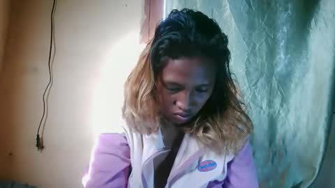 Snapshot of mellissia02 chatting on 05-21-26, 04:41 mellissa online show from 05-21-26, 04:41