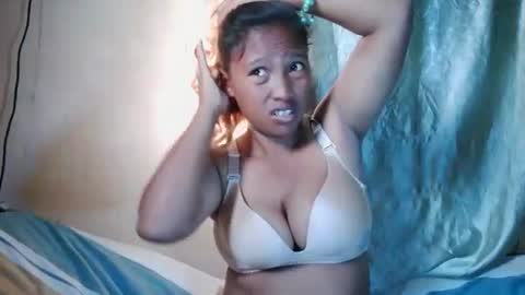 Snapshot of mellissia02 chatting on 06-03-26, 04:15 mellissa online show from 06-03-26, 04:15