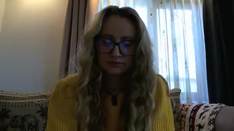 Melly online show from 10-31-25, 07:20