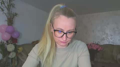 Melly online show from 02-17-26, 08:33