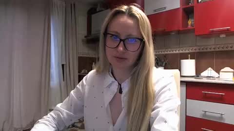 Melly online show from 03-30-26, 06:36