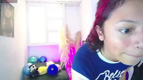 Snapshot of melody701583as chatting on 06-12-26, 01:54 melody701583as online show from 06-12-26, 01:54