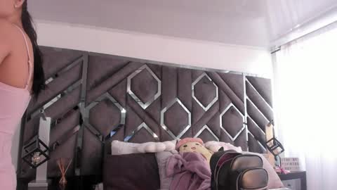 Snapshot of melody___sweet chatting on 05-24-26, 08:03 mel online show from 05-24-26, 08:03