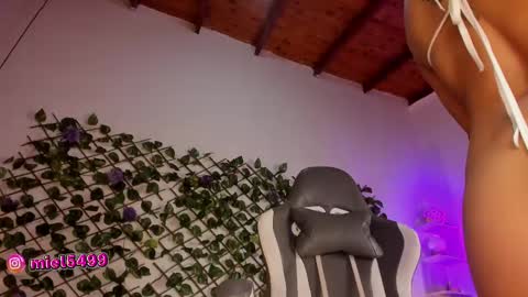 melody_cute10 online show from 02-12-25, 01:48