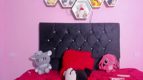 Snapshot of melody_dayana chatting on 11-12-25, 05:08 melody_dayana online show from 11-12-25, 05:08