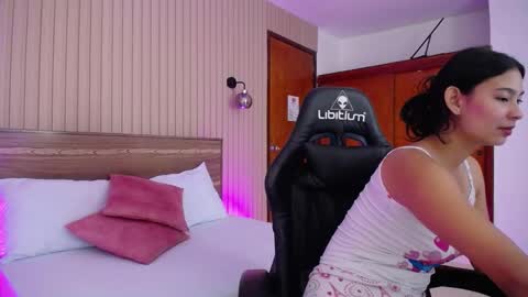 Melody  online show from 12-17-24, 12:33