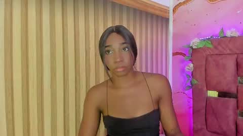 Snapshot of melody_paris chatting on 06-20-26, 10:40 Mixie online show from 06-20-26, 10:40