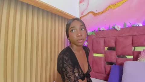 Snapshot of melody_paris chatting on 06-27-26, 10:42 Mixie online show from 06-27-26, 10:42