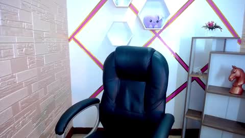 Snapshot of melody_stan chatting on 02-27-25, 06:53 I AM MELODY online show from 02-27-25, 06:53