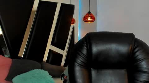 Snapshot of melody_suarez chatting on 12-03-24, 07:11 MELODY online show from 12-03-24, 07:11