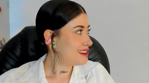 Snapshot of melody_suarez chatting on 12-12-24, 10:52 MELODY online show from 12-12-24, 10:52