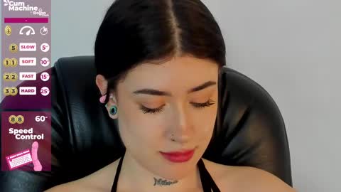 Snapshot of melody_suarez chatting on 01-12-25, 02:14 MELODY online show from 01-12-25, 02:14