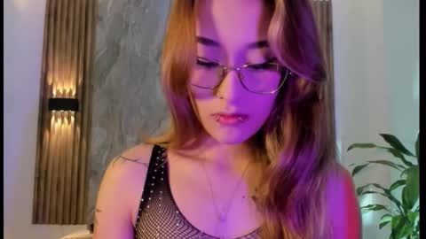 melodylanee online show from 12-19-25, 11:06