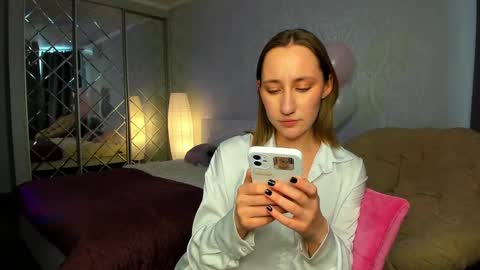 Snapshot of melodyoflovee chatting on 01-25-25, 08:42 Kaylie online show from 01-25-25, 08:42