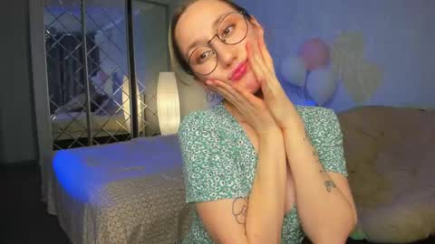 Snapshot of melodyoflovee chatting on 02-15-25, 05:17 Kaylie online show from 02-15-25, 05:17